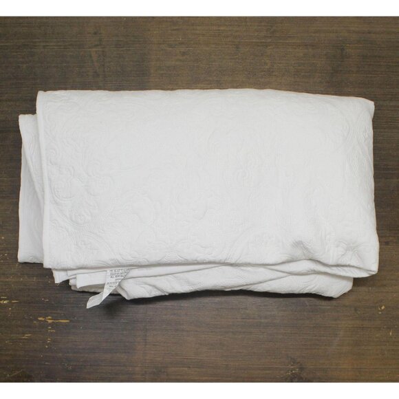 Home Expressions Microfiber Quilted Harper Bedspread White Queen (102" x 118") - Picture 1 of 3